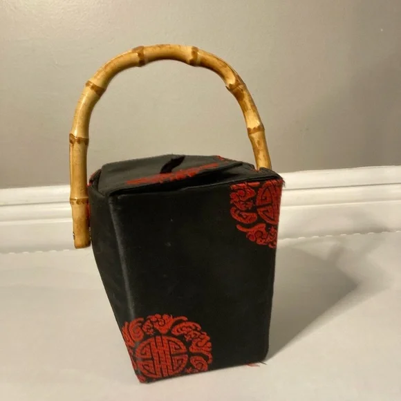 SOLD🖤Tozai Home 
Chinese Takeout Hand Bag 
Purse 
Red & Black 
Bamboo Handle. - Picture 4 of 9
